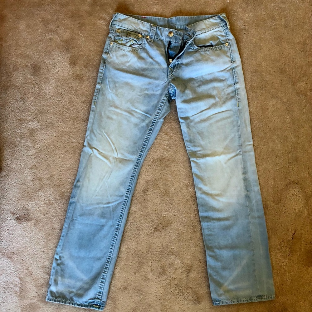 Men’s True Religion Straight Leg jeans 33 x 32